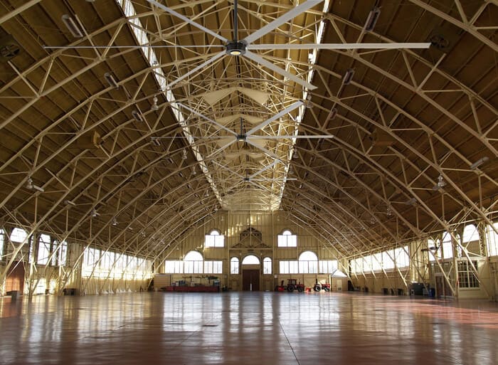 Transforme su almacén con ventiladores HVLS